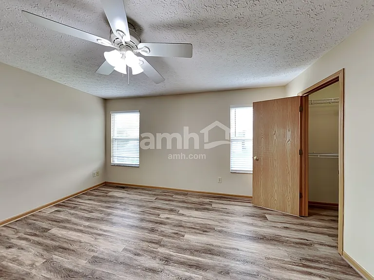 6870 Laburnum Dr — Photo 12