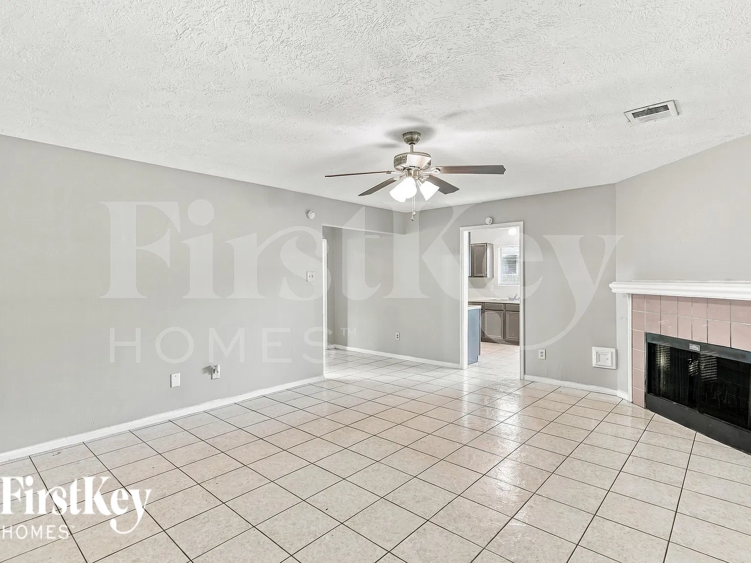 4 bed, 2.5 bath, 2166 sqft, $1,860 — Photo 2