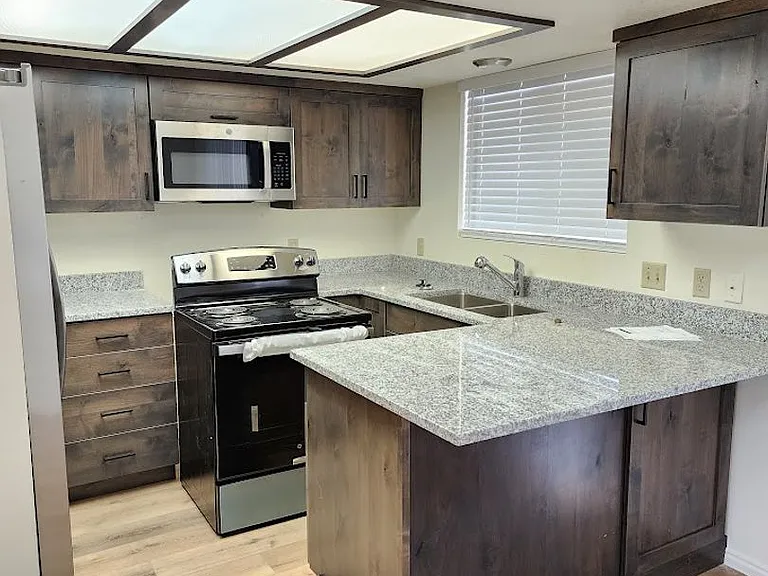 1075 N 1400 W #38 — Photo 6