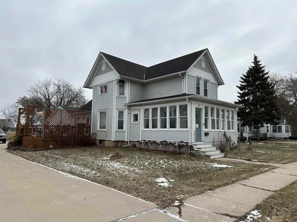 603 Waterloo St, Columbus, WI 53925