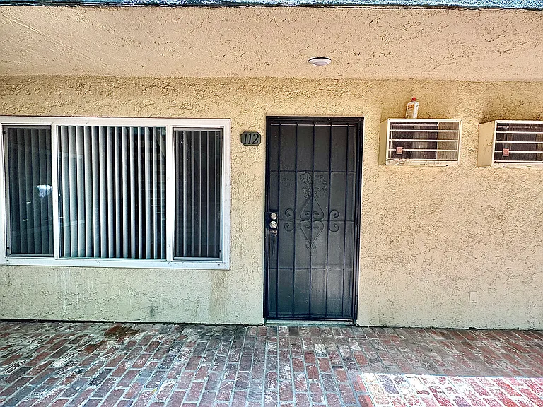 Kester Ave — Photo 17