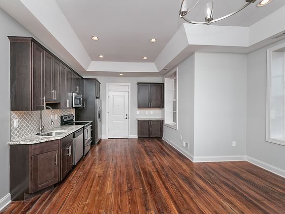 5th image of 814 Cathedral St APT 3R