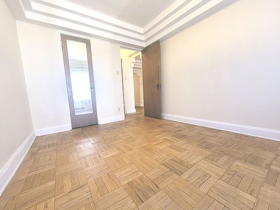 5th image of 2121 E Capitol Dr APT 307