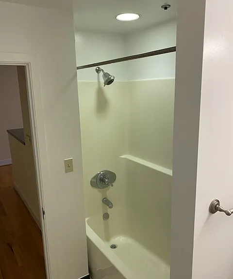 Twohy Apartments — Photo 15