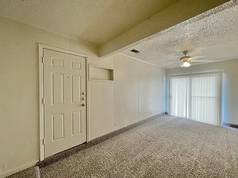 1404 Cross St — Photo 8