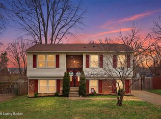 8814 High Point Cir, Louisville, KY 40299