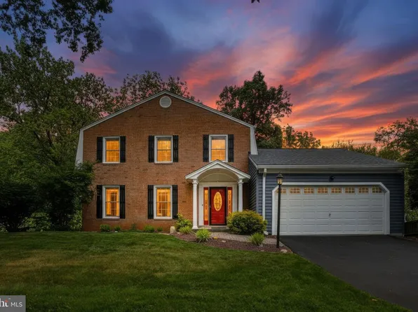 8 Bouldercrest Ct, Rockville, MD 20850