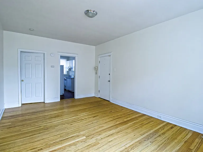 Central West End Apartments — Photo 7