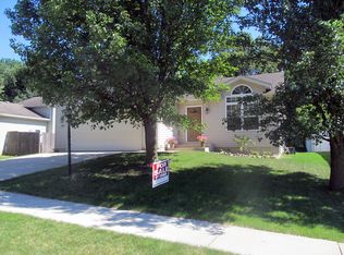 323 Galway Dr, Valparaiso, IN 46385