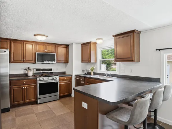 8841 Nicollet Ave S, Bloomington, MN 55420