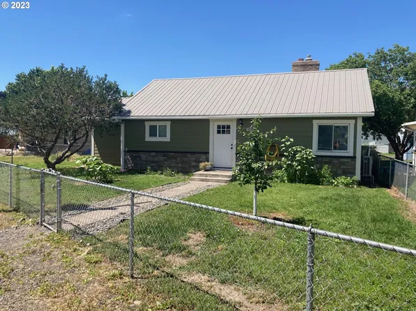 1109 SE Alexander Pl, Pendleton, OR 97801