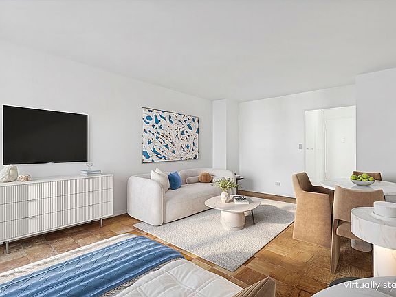 3rd image of 165 W 66th St APT 8L