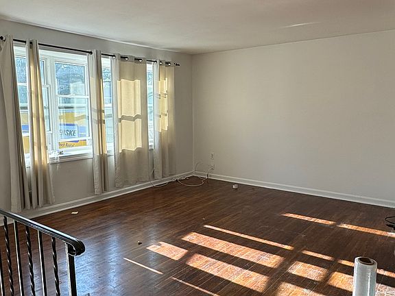 3rd image of 9910 Williamsburg Dr