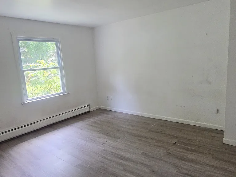 2 Birchwood Dr #10 — Photo 3