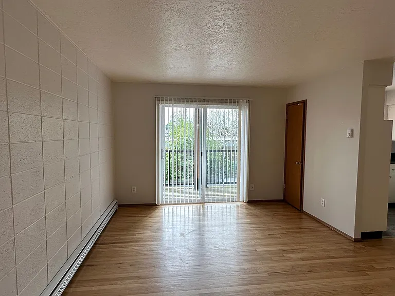 4540 SW Dogwood Ln — Photo 3
