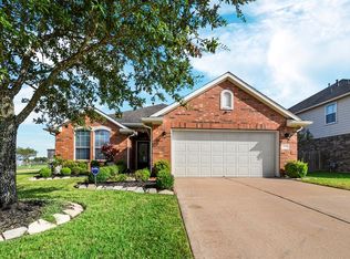 3211 Cactus Heights Ln, Pearland, TX 77581