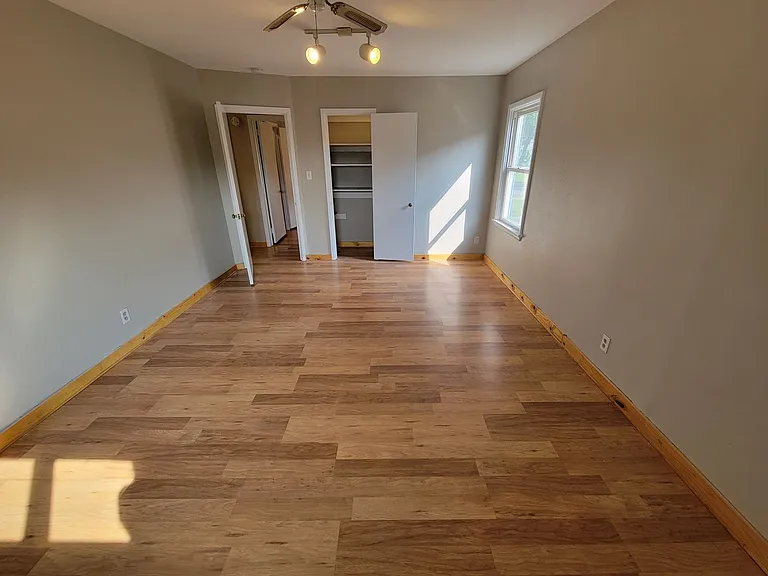 4724 Tioga St — Photo 10