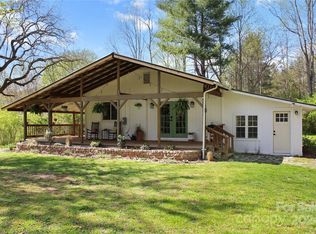 95 Celestial Ln, Whittier, NC 28789