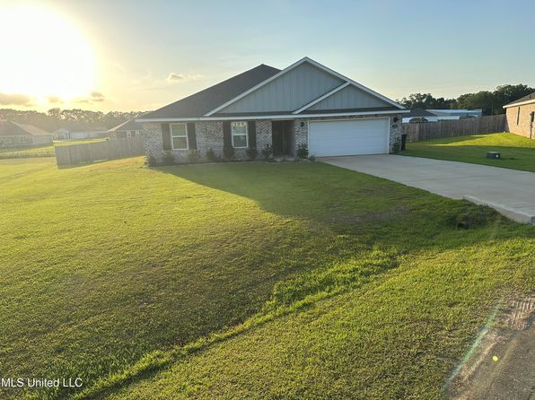 206 Mill Ct