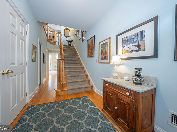 4th image of 1841 North St