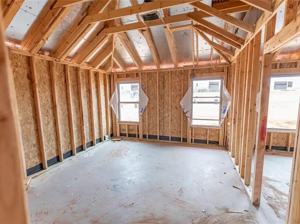 12521 SW 31st St, Yukon, OK 73099