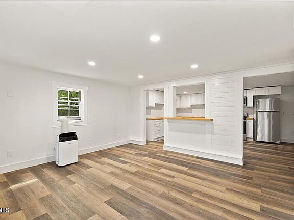 4th image of 1229 Ridgecrest Ave
