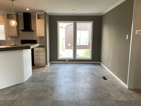 4th image of 3300 Killingsworth Ln #935