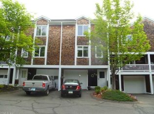 93 Songbird Ln #93, Farmington, CT 06032