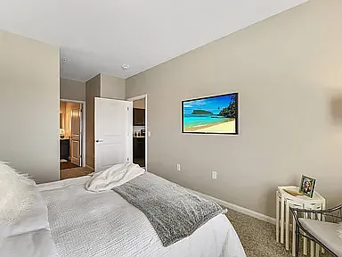 Lincoln Pointe — Photo 16