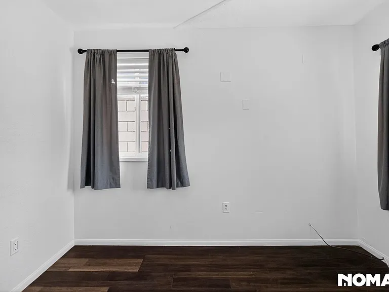 7705 Babcock Ave — Photo 17