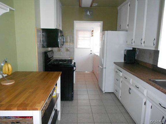 4th image of 4827 Hackett Ave