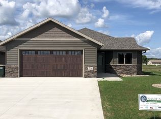 202 Creek View Dr, Cold Spring, MN 56320