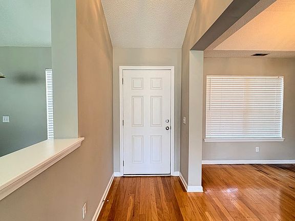 3rd image of 465 Live Oak Walk