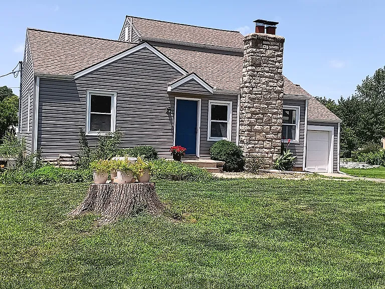 5730 Flint St — Photo 1