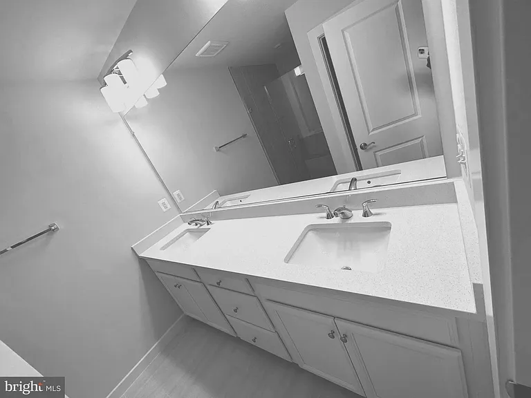 17958 Woods Overlook Dr — Photo 11