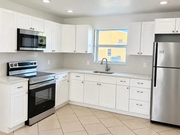 4356 Anna Ln, Palm Springs, FL 33406