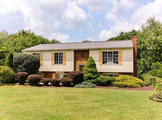 331 Rolling Hills Rd, Freedom, PA 15042