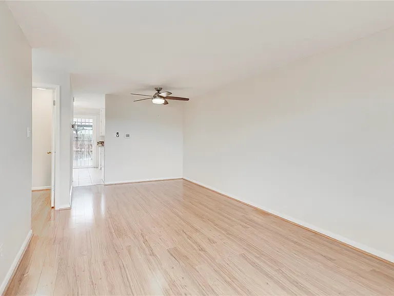 444 Gladiola St — Photo 10