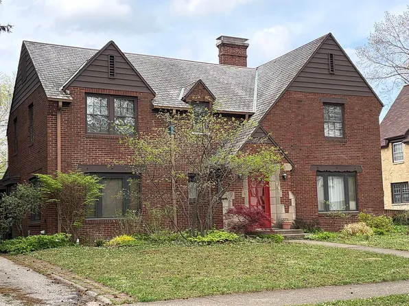612 W Delaware Ave, Urbana, IL 61801