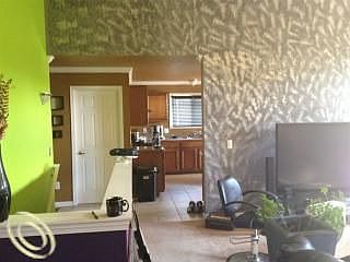 5th image of 32800 Kathleen Dr