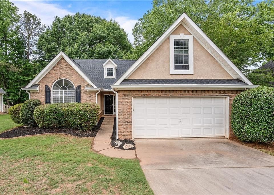 1st image of 137 Pecan Cres