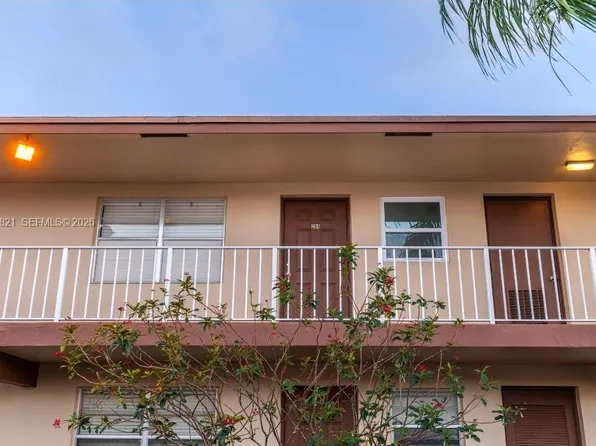 7300 NW 4th Pl APT 204, Margate, FL 33063