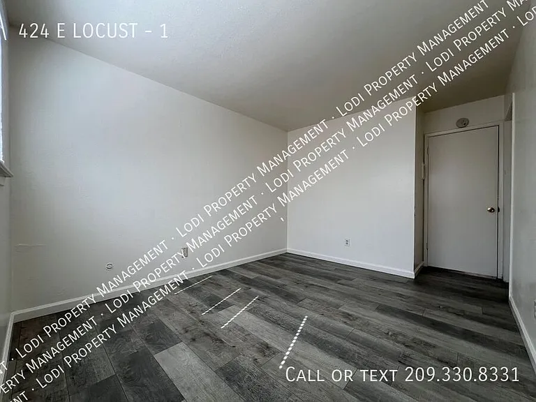 424 E Locust St #1 — Photo 10
