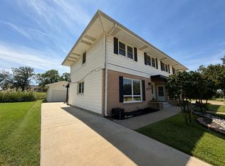 1302 Wilbre Rd, Salina, KS 67401