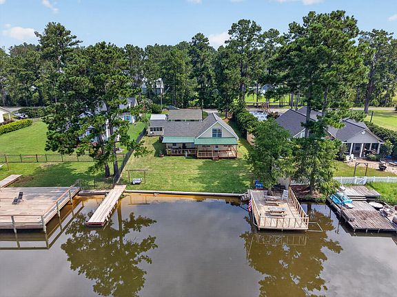 5th image of 454 Island Dr