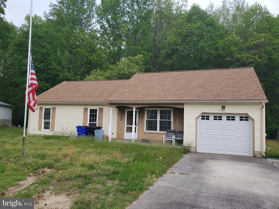 1st image of 15 Coverly Ct