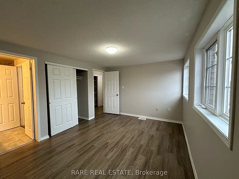 253 Dunsmore Ln N — Photo 11