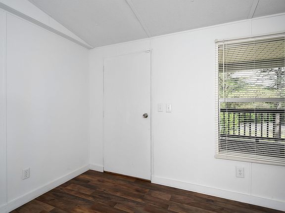 5th image of 645 Dailey Cir