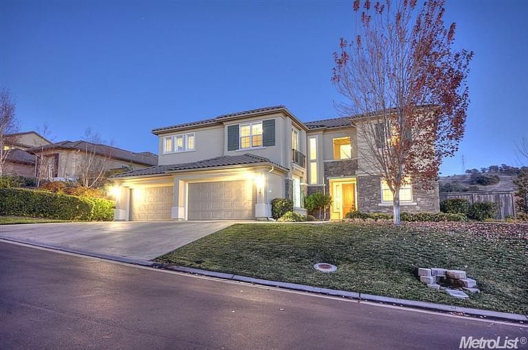 1st image of 641 Calabria Ct