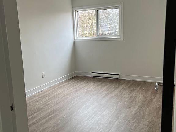 3rd image of 61 Ballantyne Ave #12.5